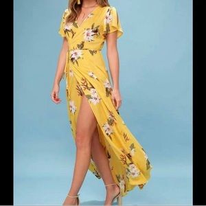 NWT’s Lulu’s Floral Maxi Dress
